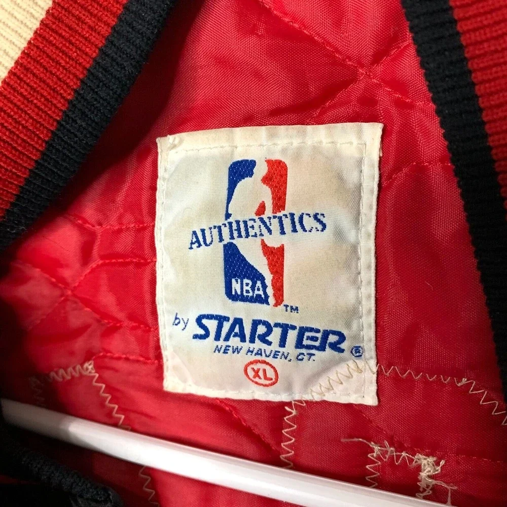 Vintage Chicago Bulls 80s STARTER Jacket #23 Satin Snap Bomber‎ NBA Black Red XL